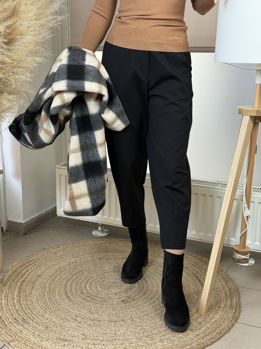 Zsebes mom fit nadrág - fekete - Kép 4