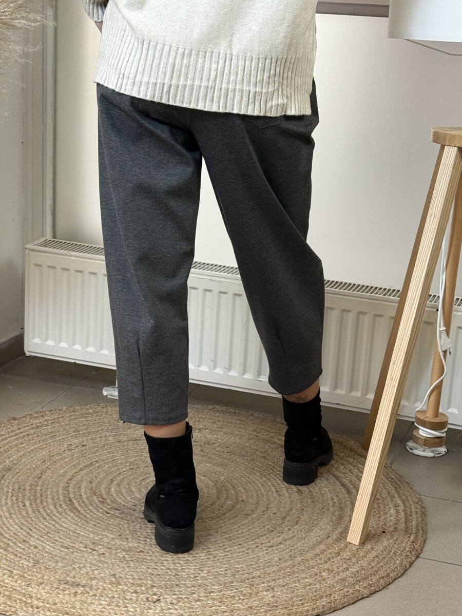 Zsebes mom fit nadrág - szürke - Kép 13