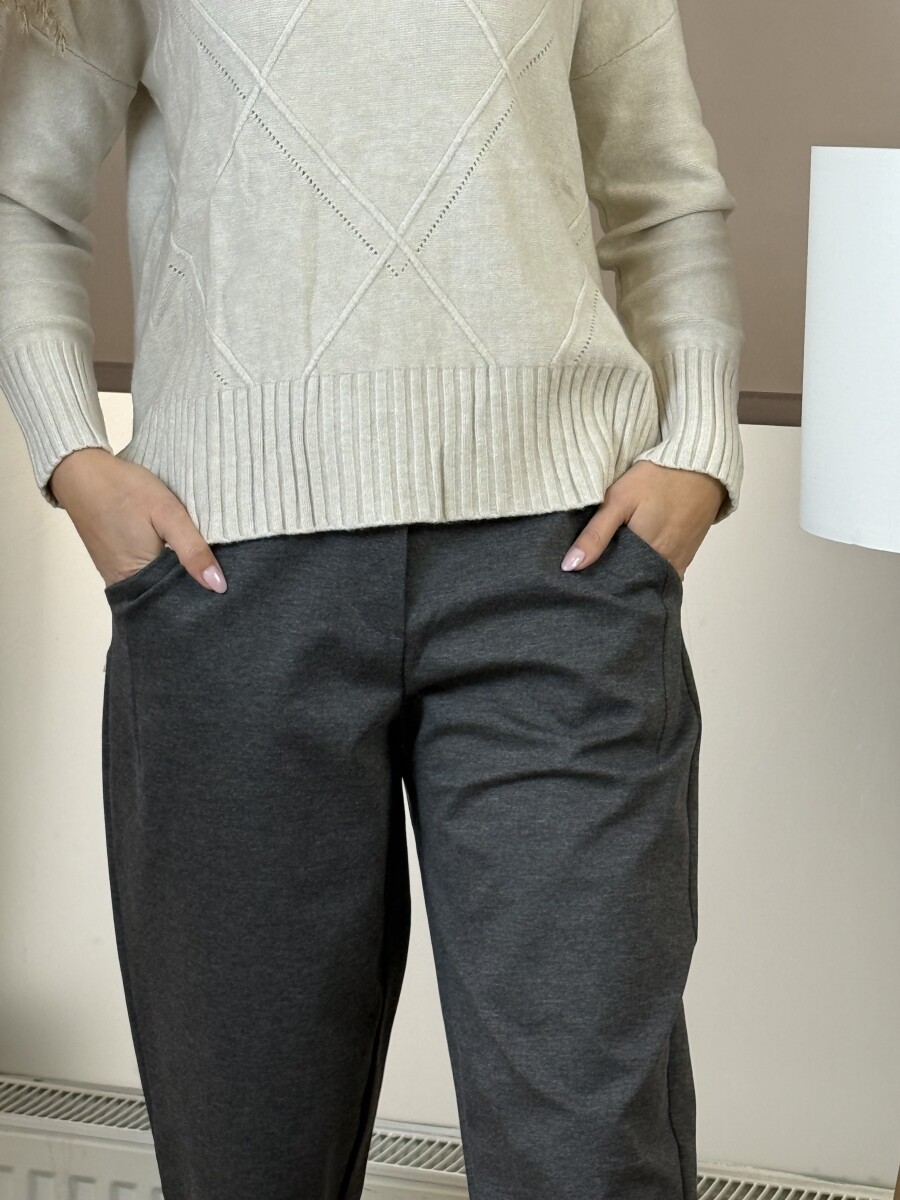 Zsebes mom fit nadrág - szürke - Kép 9