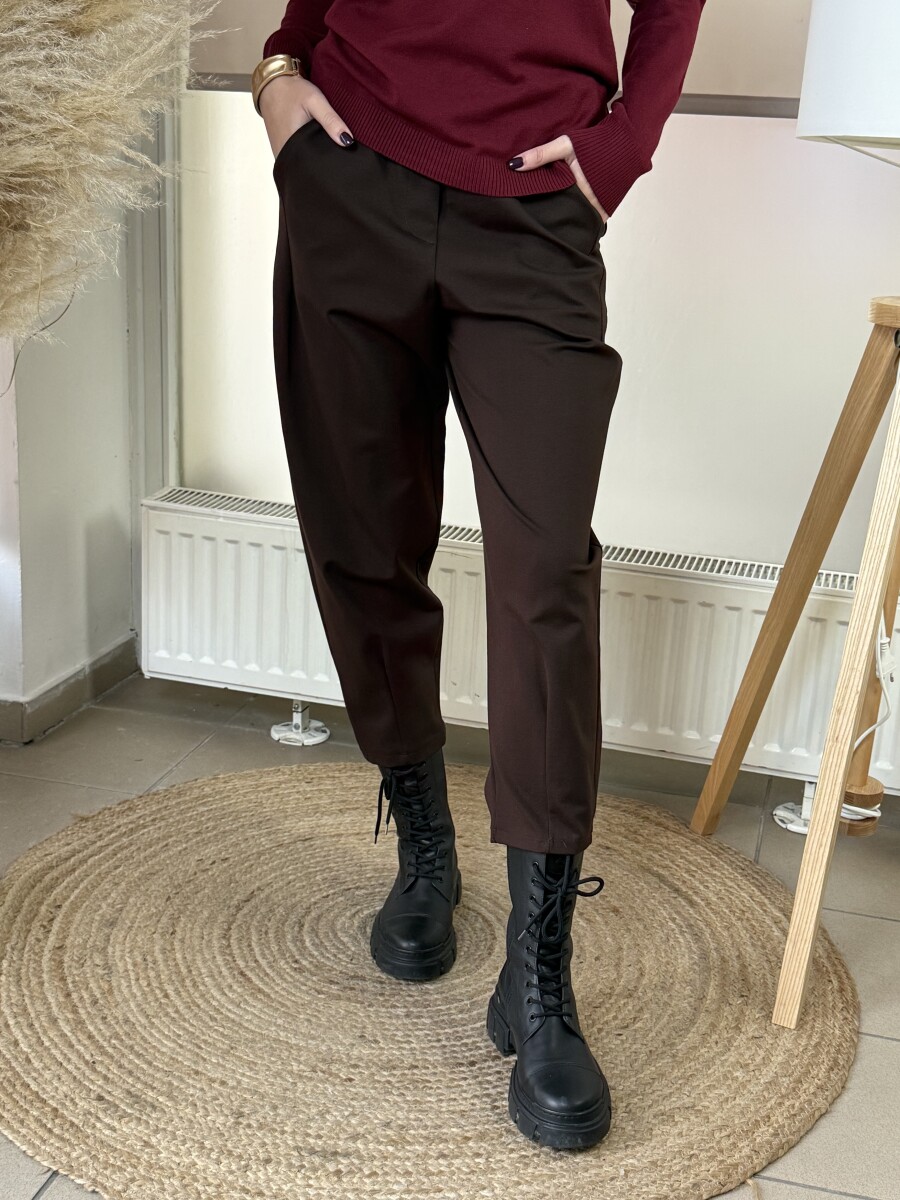 Zsebes mom fit nadrág - csokibarna - Kép 5