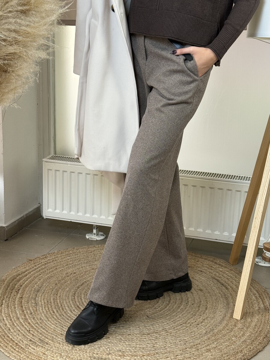 Öves bőszárú szövet nadrág - barna - Kép 13