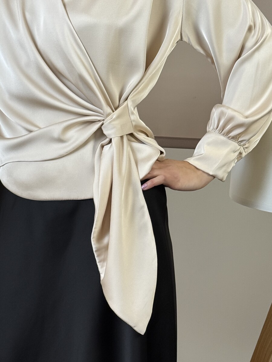 Átlapolt szatén hatású blúz - bézs - Kép 5