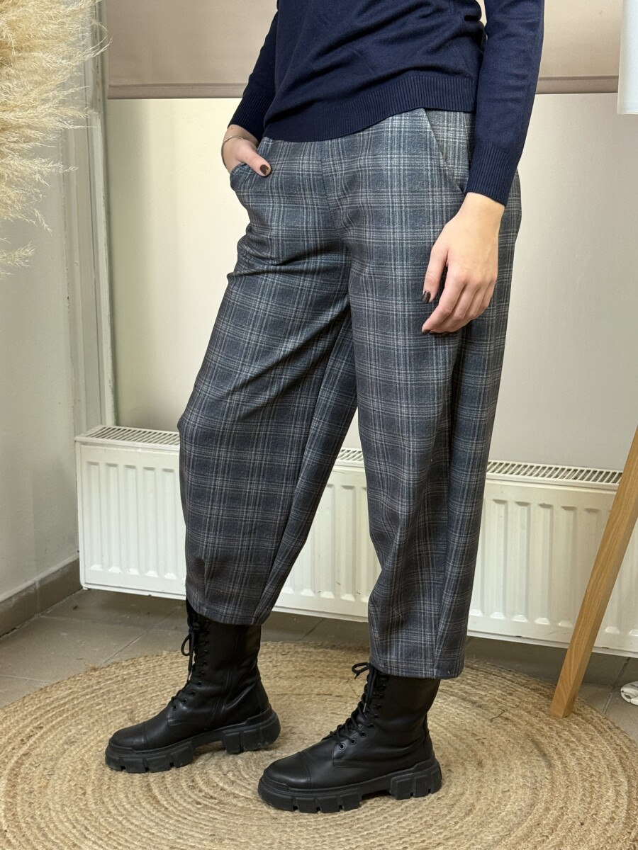 Kockás mom fit nadrág - szürke - Kép 11