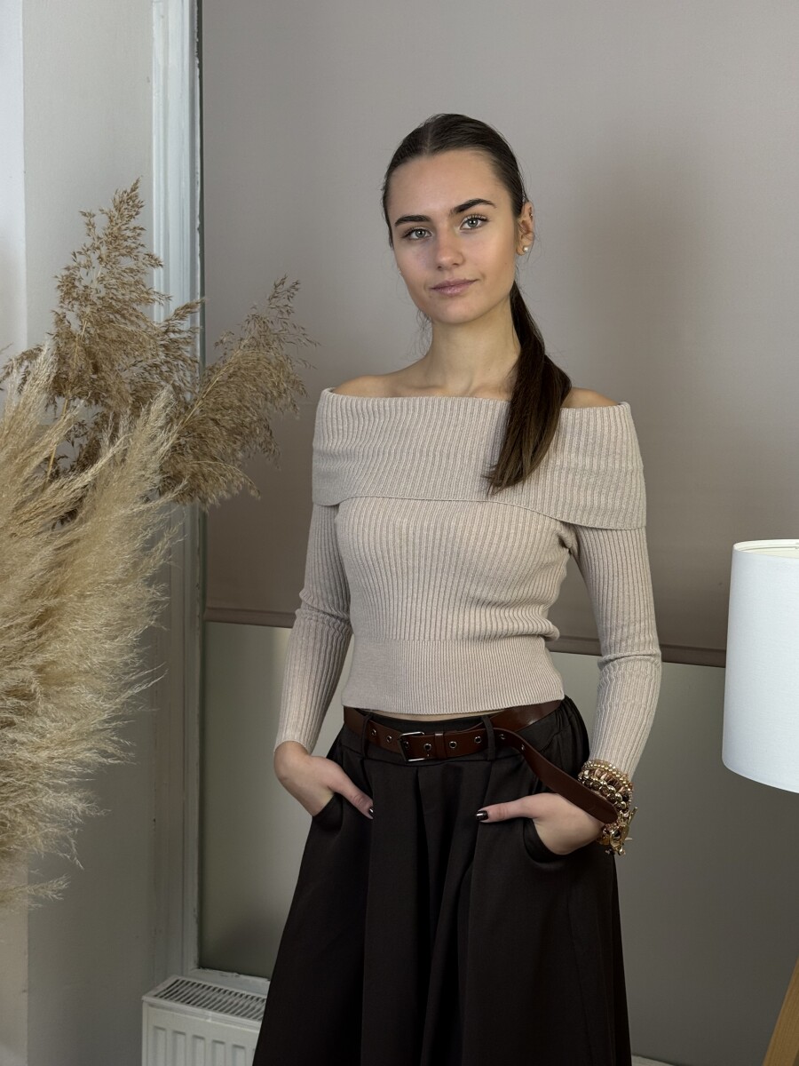 Kámzsás nyakú rövidállású pulóver - bézs - Kép 10