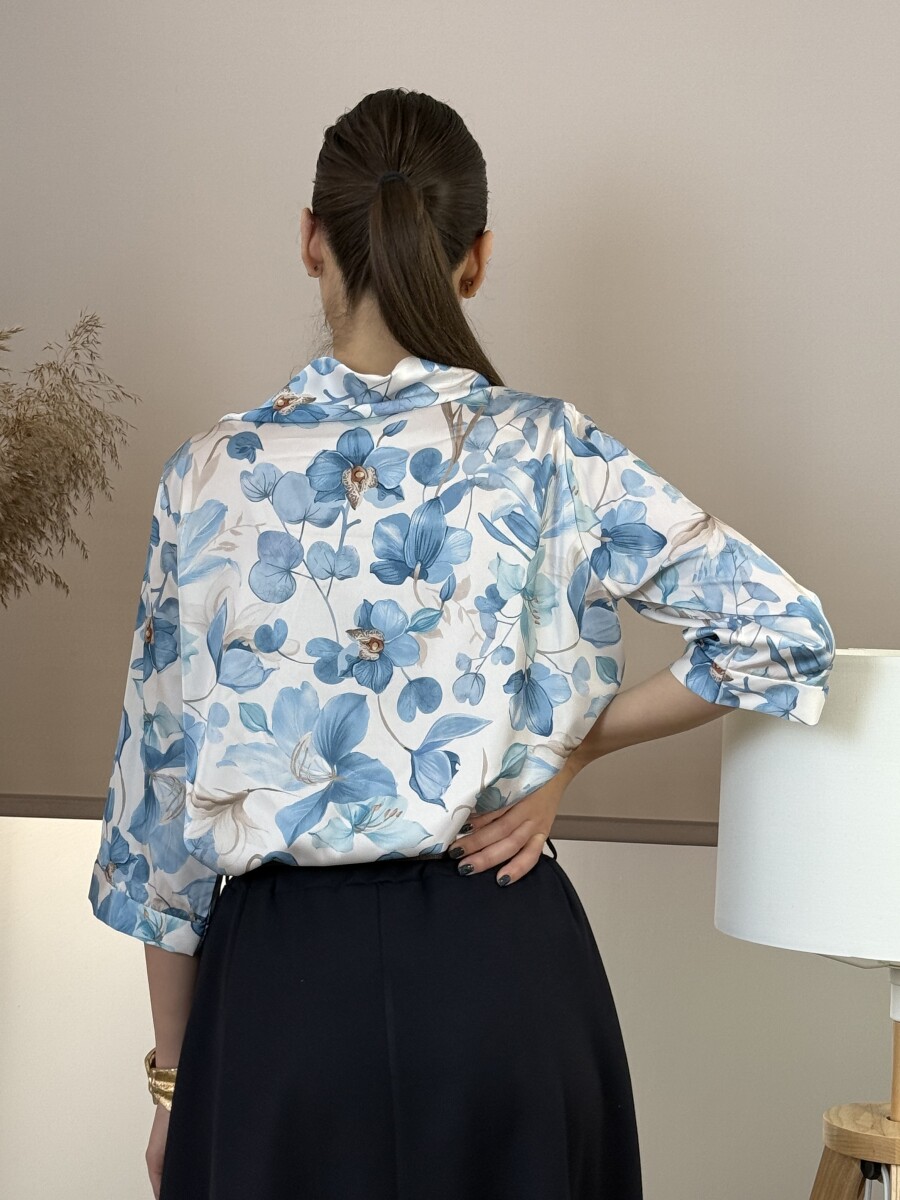 Szatén hatású mintás blúz - világoskék - Kép 17