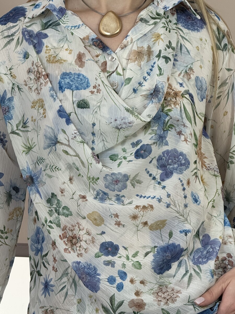 Ejtett nyakú virágmintás blúz - világoskék - Kép 7