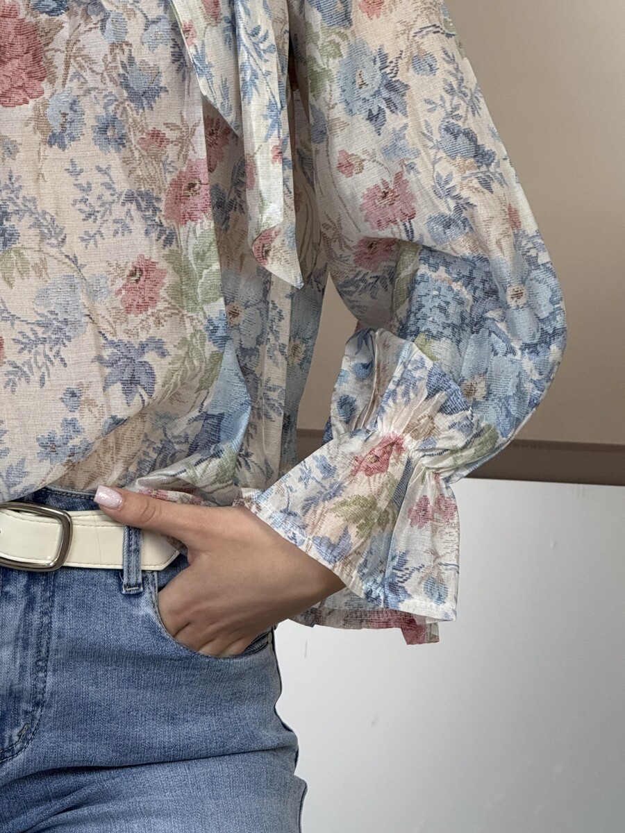 Virágos blúz masnival - világoskék - Kép 7