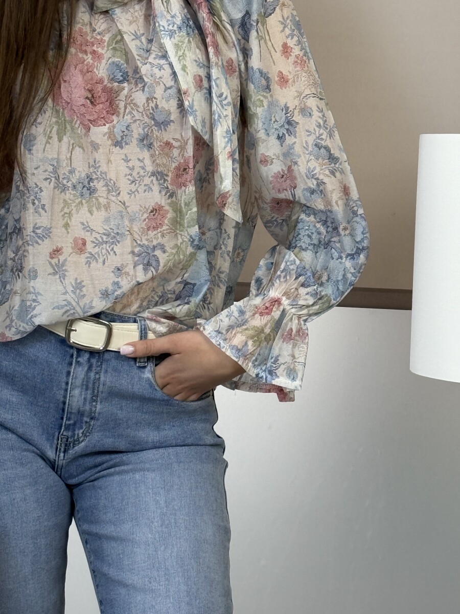 Virágos blúz masnival - világoskék - Kép 16