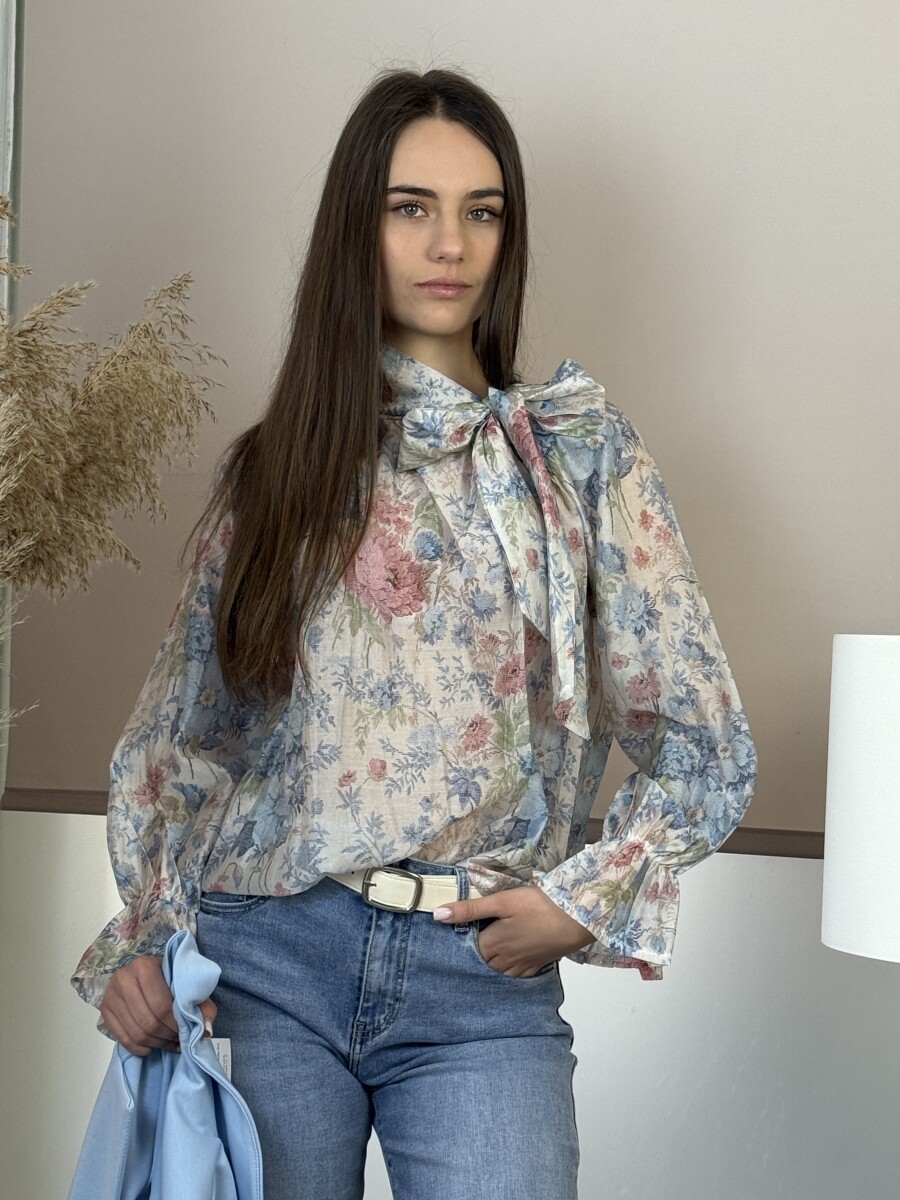 Virágos blúz masnival - világoskék - Kép 17