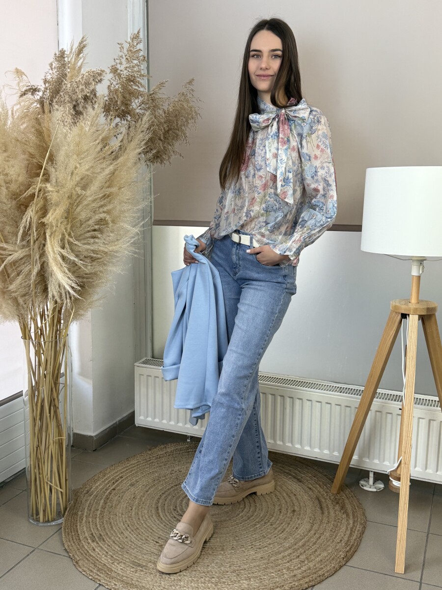 Virágos blúz masnival - világoskék - Kép 12