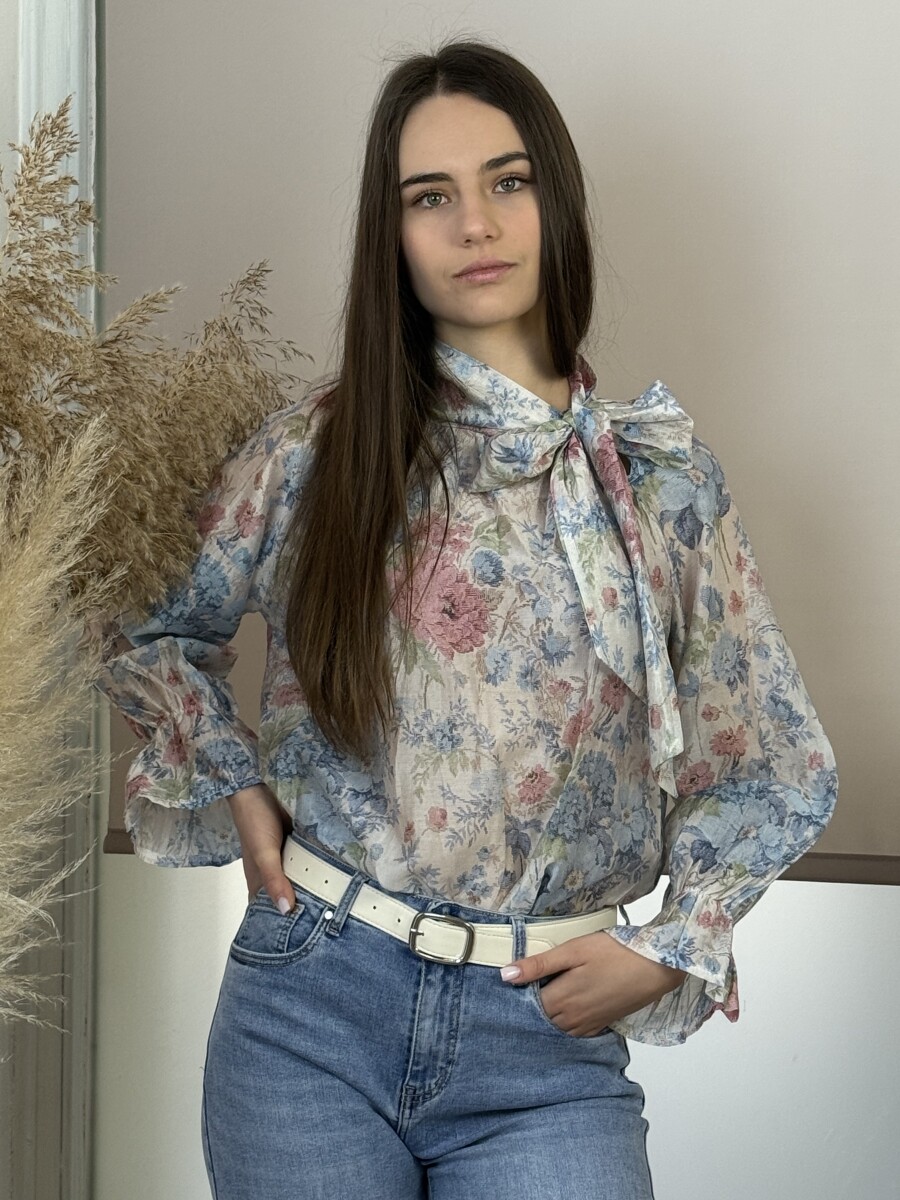 Virágos blúz masnival - világoskék - Kép 27