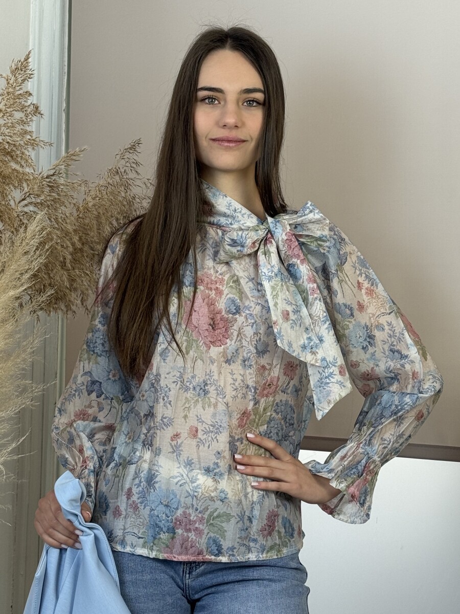 Virágos blúz masnival - világoskék - Kép 2