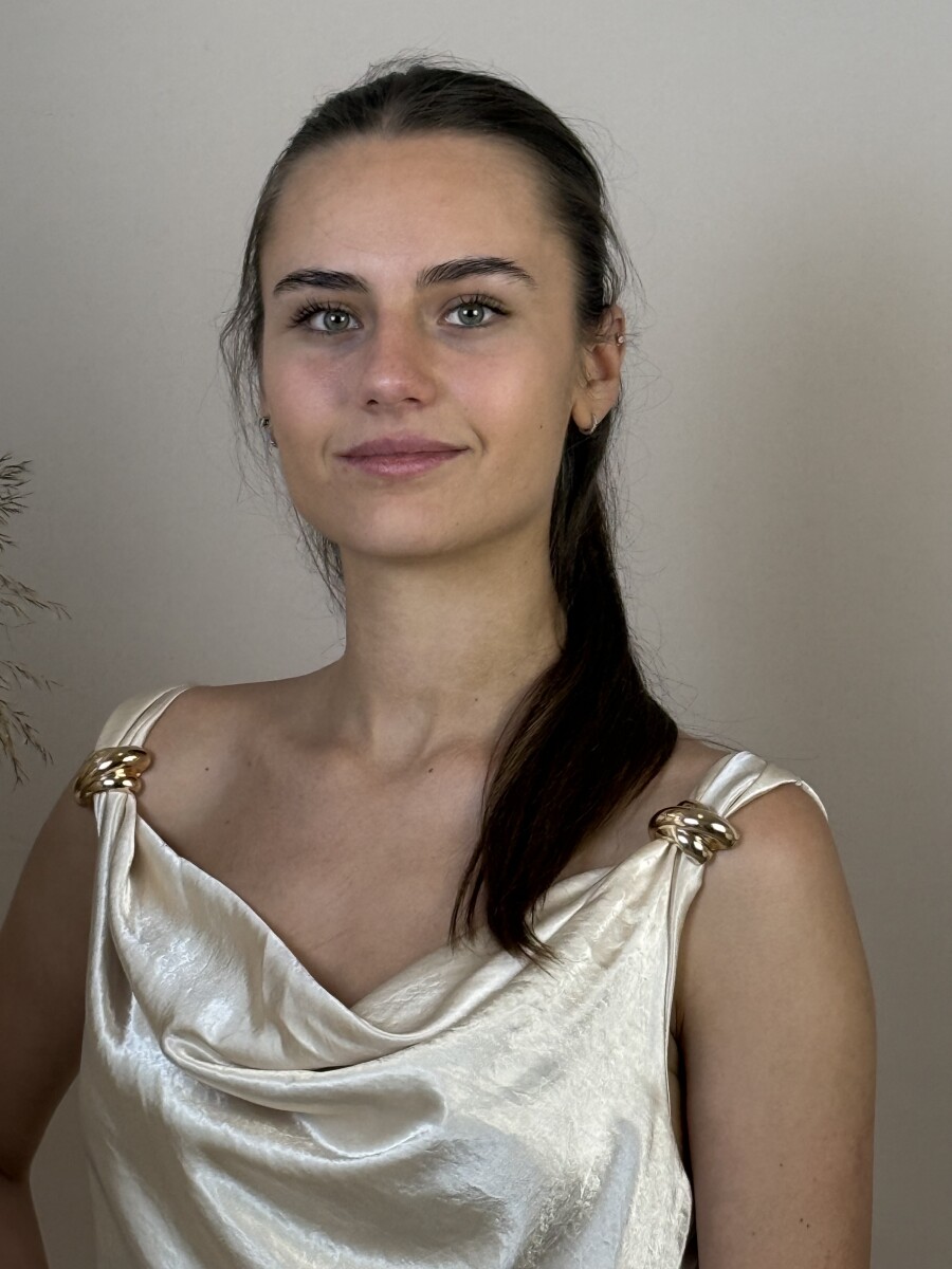 Ejtett nyakú szatén maxi ruha - bézs - Kép 9
