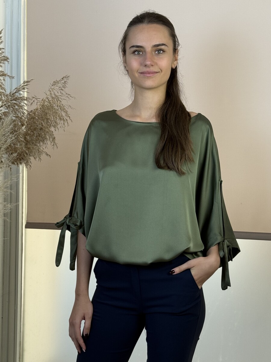 T ujjas szatén hatású blúz - khaki - Kép 7