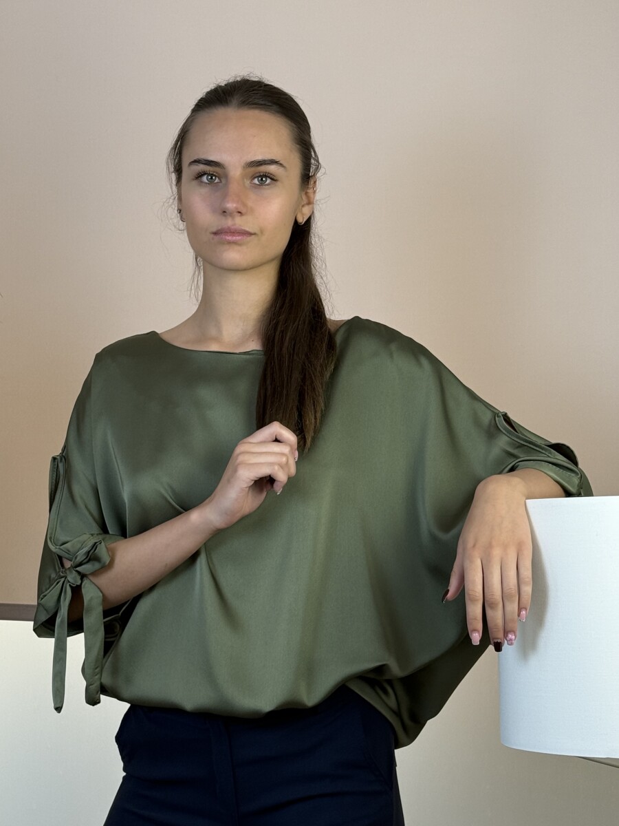 T ujjas szatén hatású blúz - khaki - Kép 11