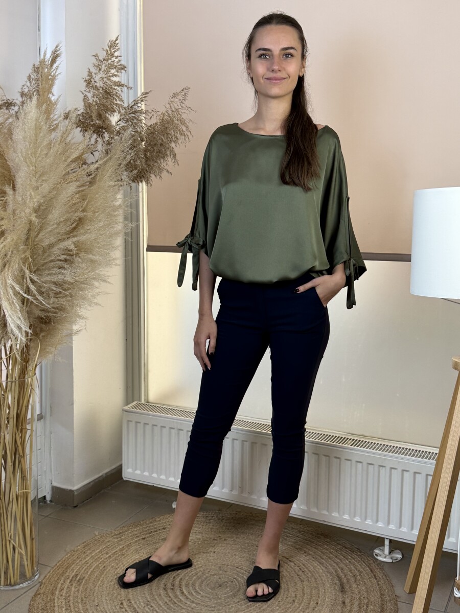 T ujjas szatén hatású blúz - khaki - Kép 6