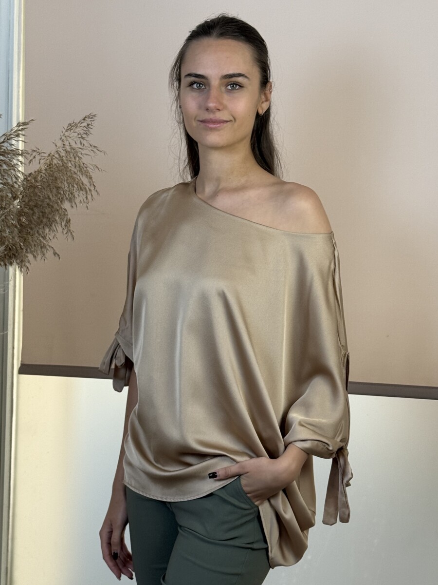 T ujjas szatén hatású blúz - camel - Kép 2