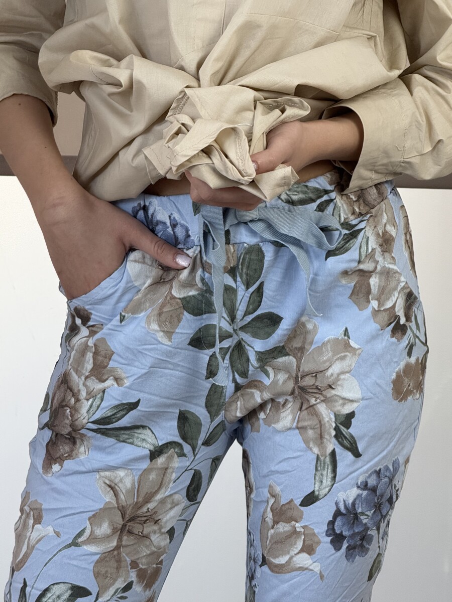 Virágos gyűrt nadrág - világoskék - Kép 15