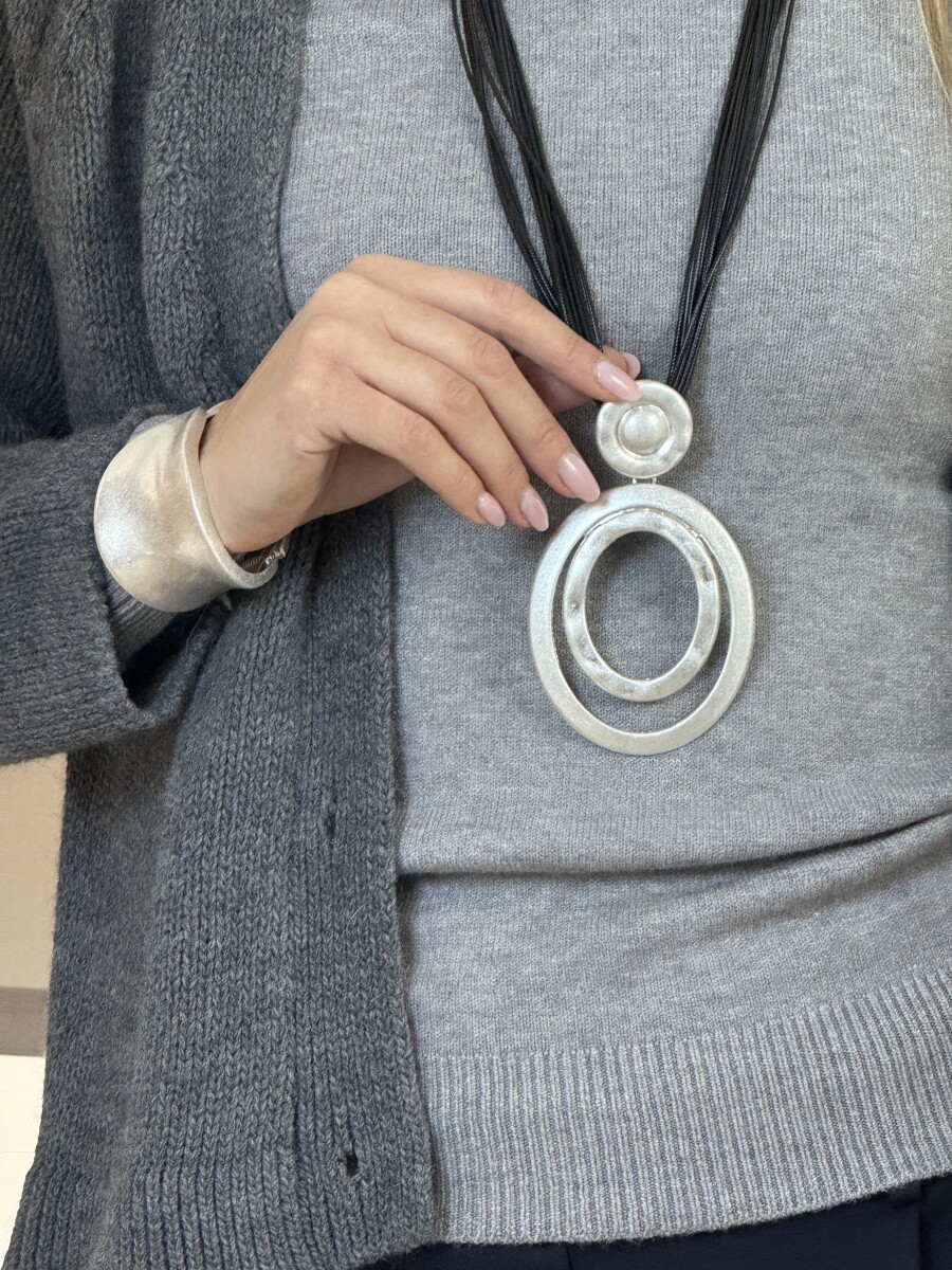 Ovális medálos nyaklánc - ezüst-fekete - Kép 2