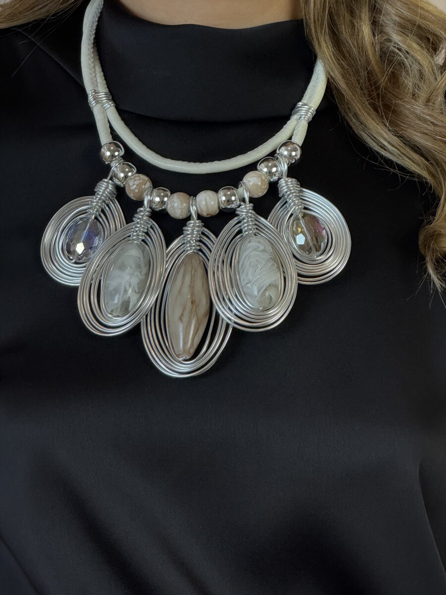 Csepp medálos nyakék - bézs - Kép 7