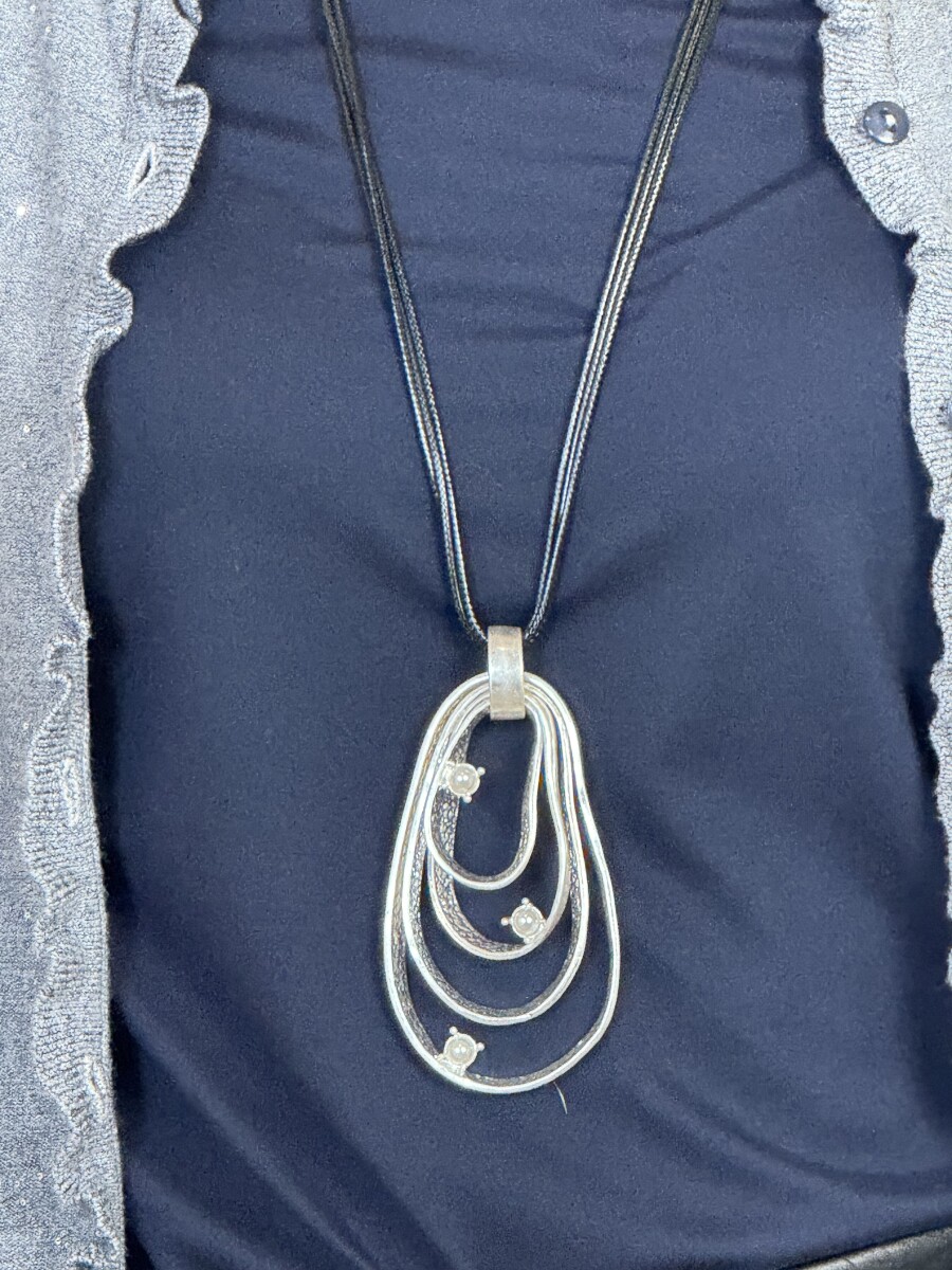 Gyöngyös medálos nyaklánc - ezüst-fekete - Kép 4