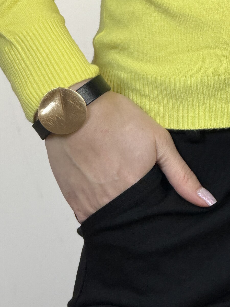 Karcolt íveltmedálos karkötő - arany - Kép 6