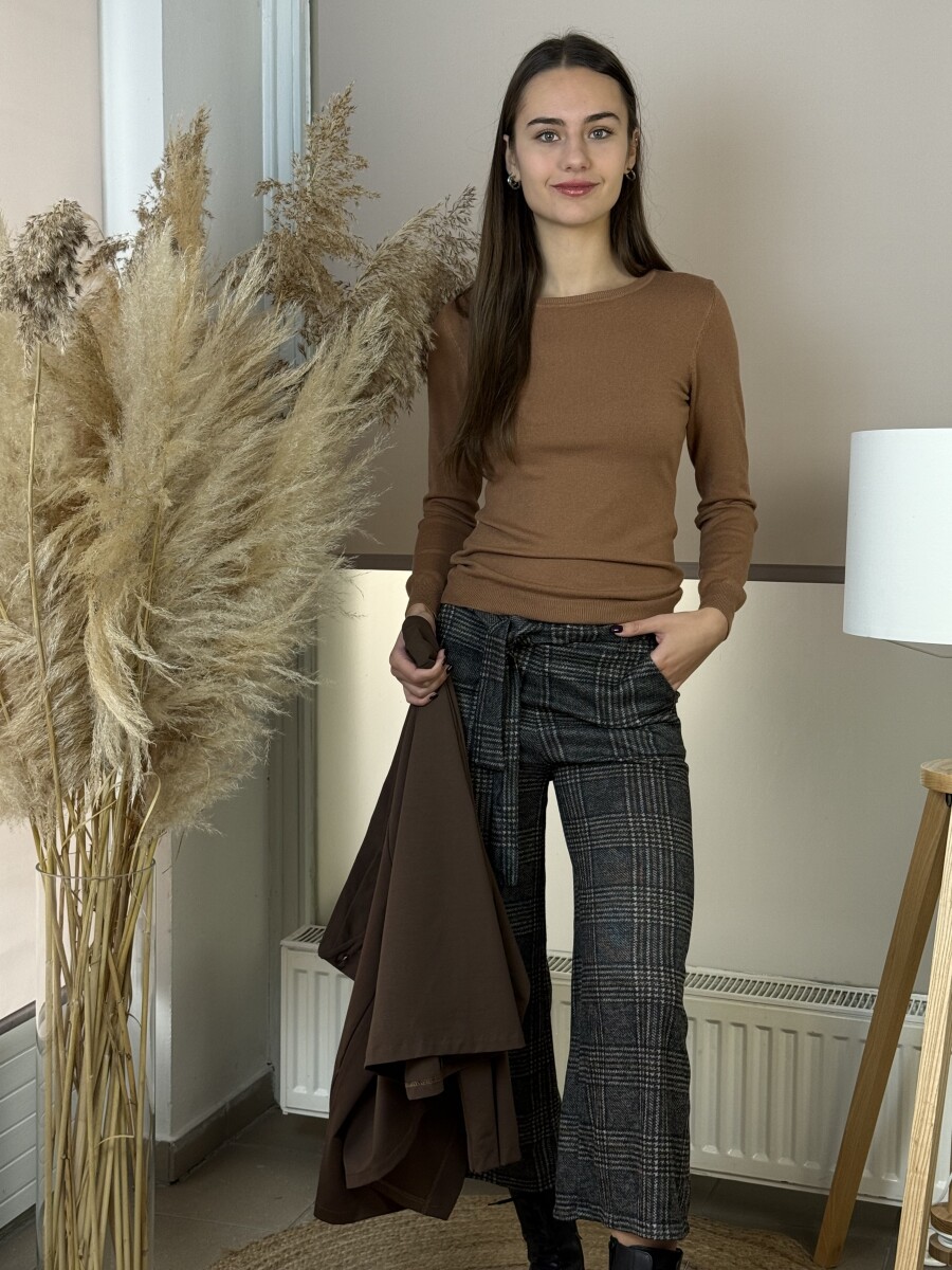 Passzés kereknyakú pulóver - barna - Kép 11