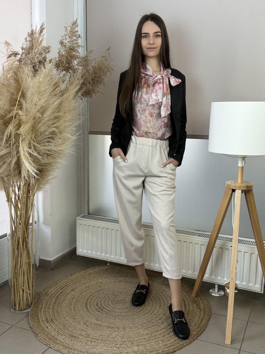 Műbőr karcsúsított kerek nyakú blézer - fekete - Kép 7