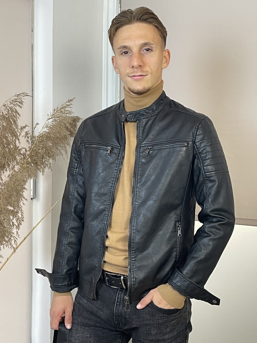 Kerek nyakú patent gombos műbőr dzseki