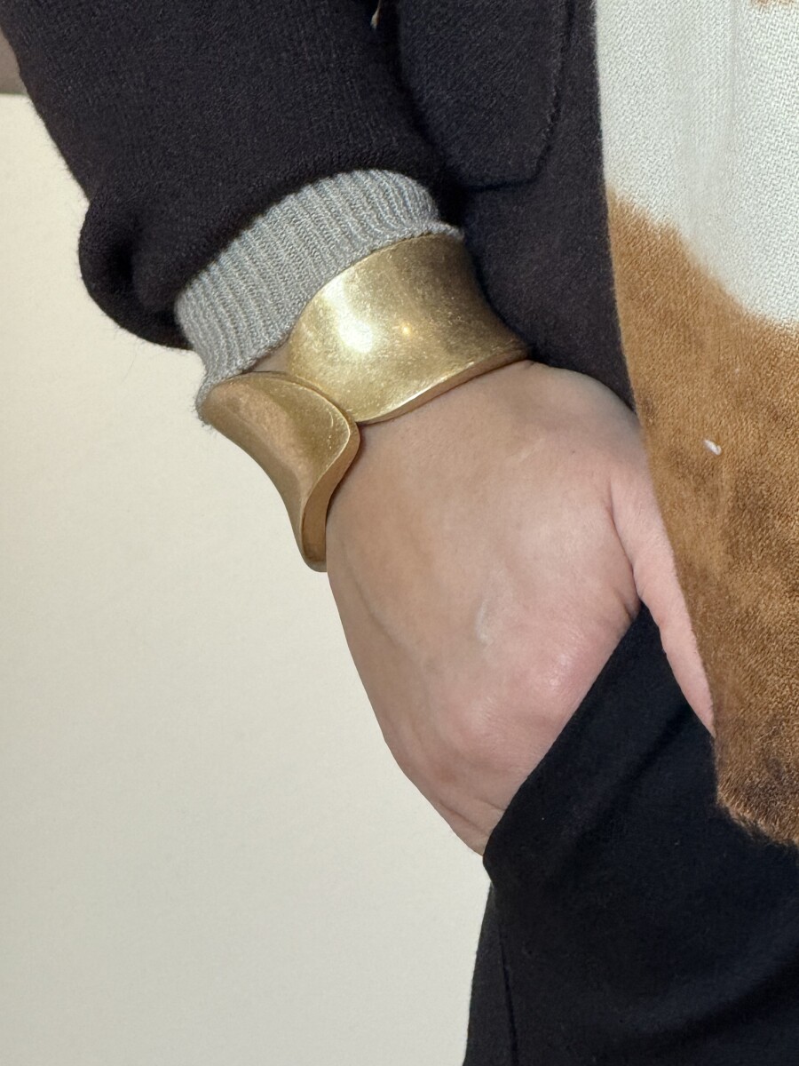 Arany ívelt karkötő