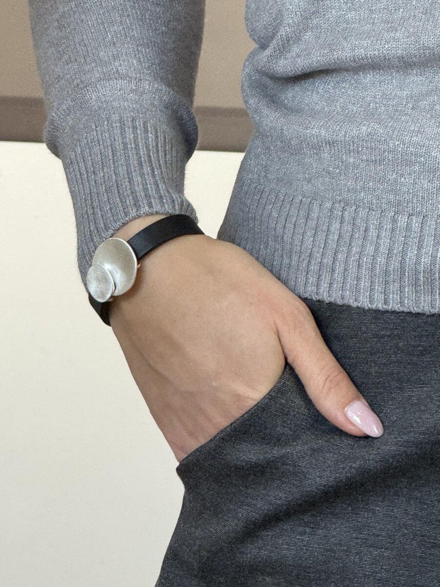 Karcolt duplamedálos karkötő - ezüst - Kép 5