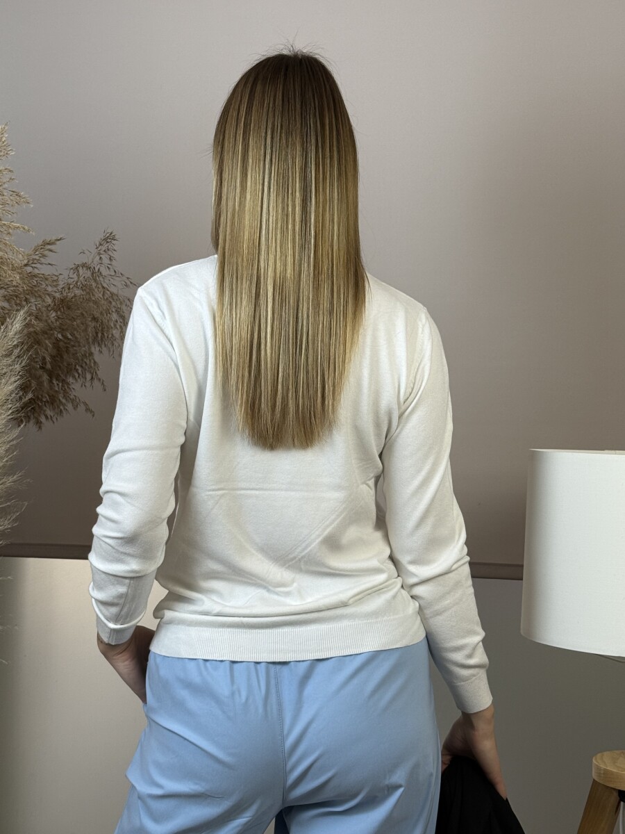 Passzés kereknyakú lezser pulóver - fehér - Kép 12