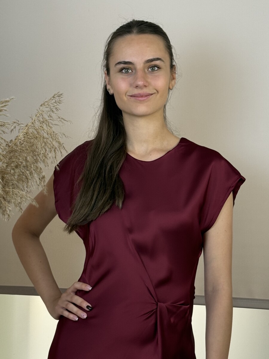 Szatén hatású csavart maxi ruha - bordó - Kép 12