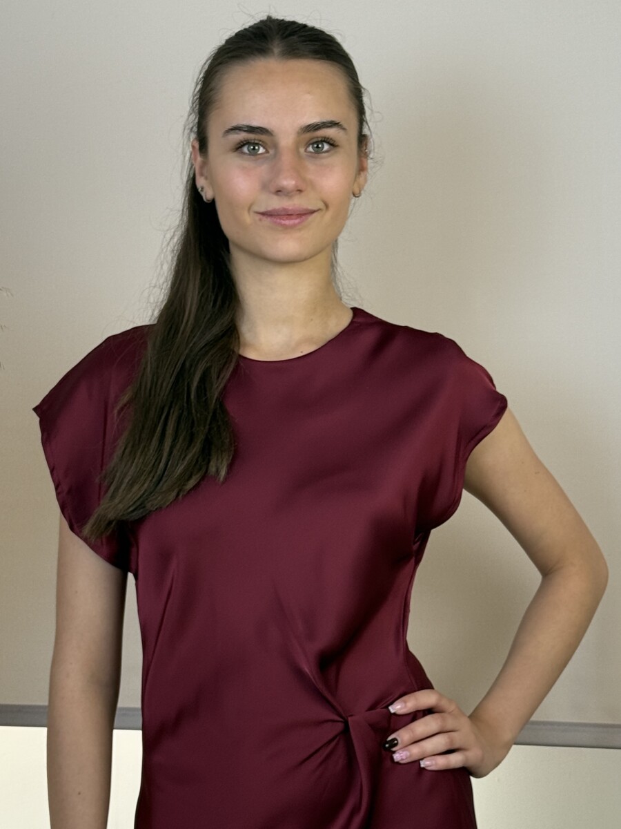 Szatén hatású csavart maxi ruha - bordó - Kép 5