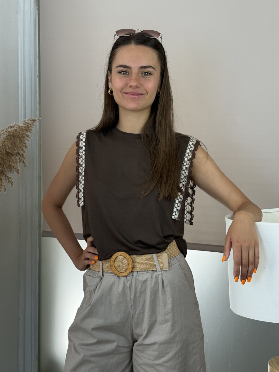 Csipke vállú póló