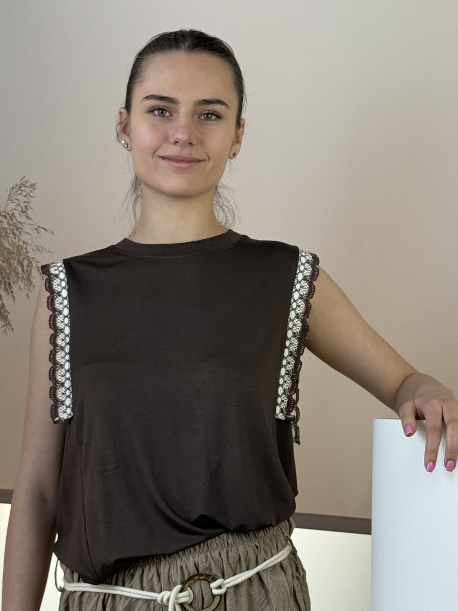 Csipke vállú póló - csokibarna - Kép 7