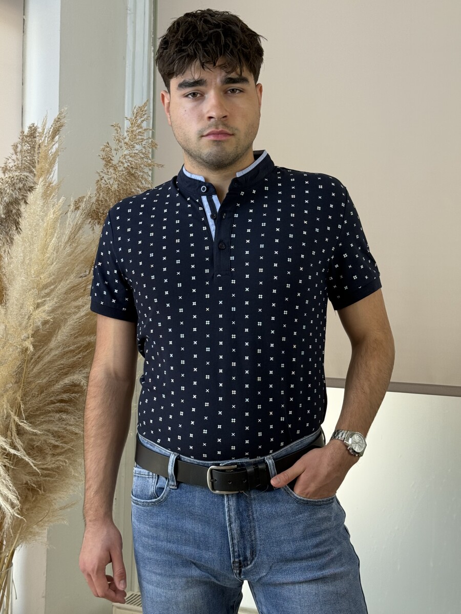 Álló galléros mintás póló