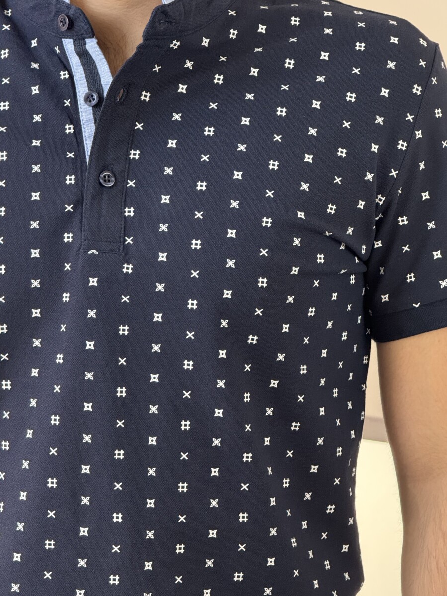 Álló galléros mintás póló - sötétkék - Kép 6