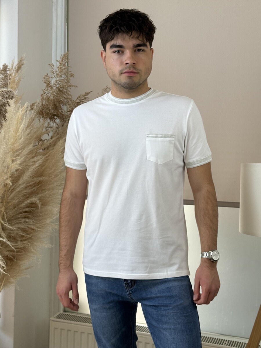 Kereknyakú zsebes póló