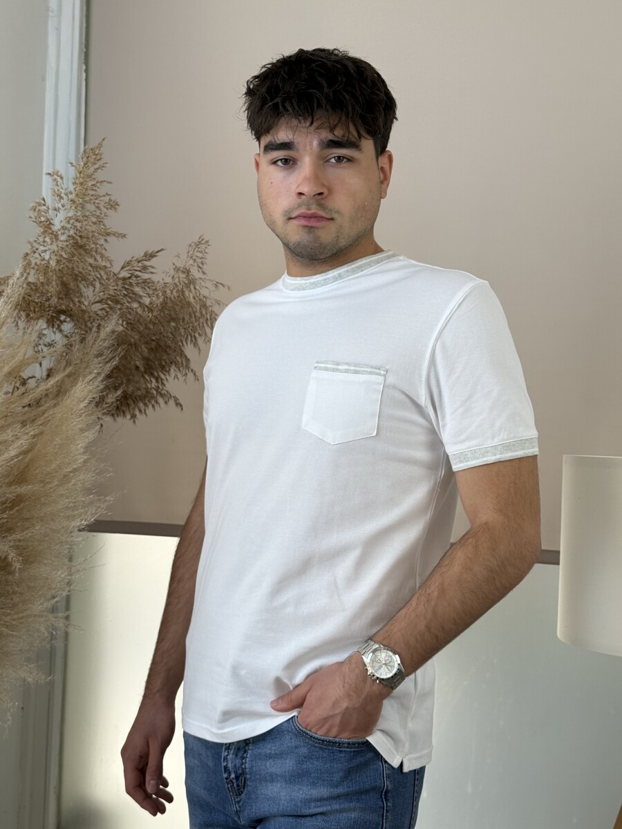 Kereknyakú zsebes póló - fehér - Kép 5