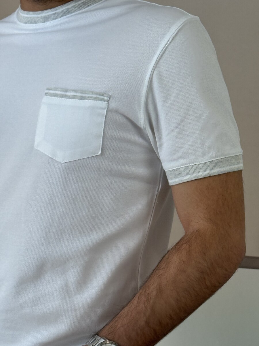 Kereknyakú zsebes póló - fehér - Kép 4