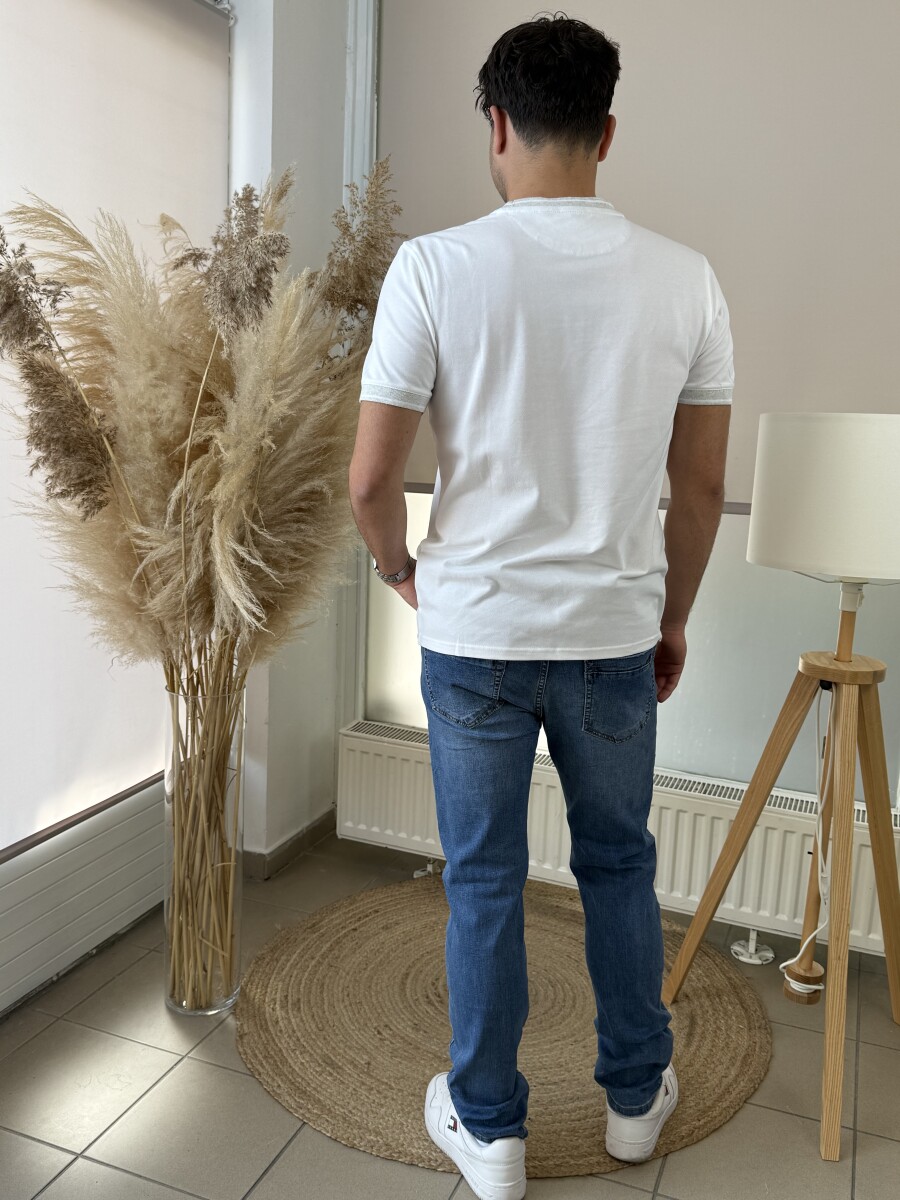 Kereknyakú zsebes póló - fehér - Kép 8