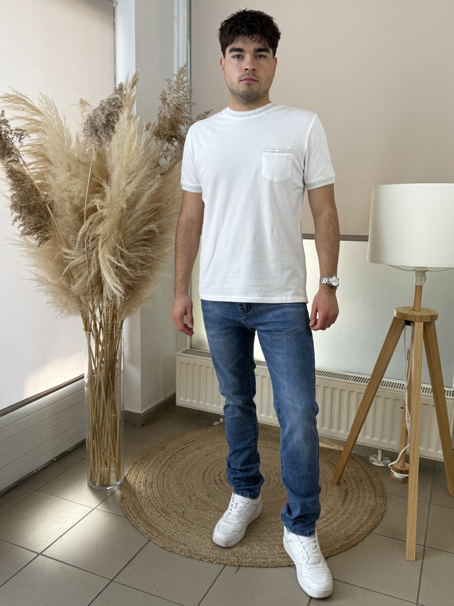 Kereknyakú zsebes póló - fehér - Kép 3