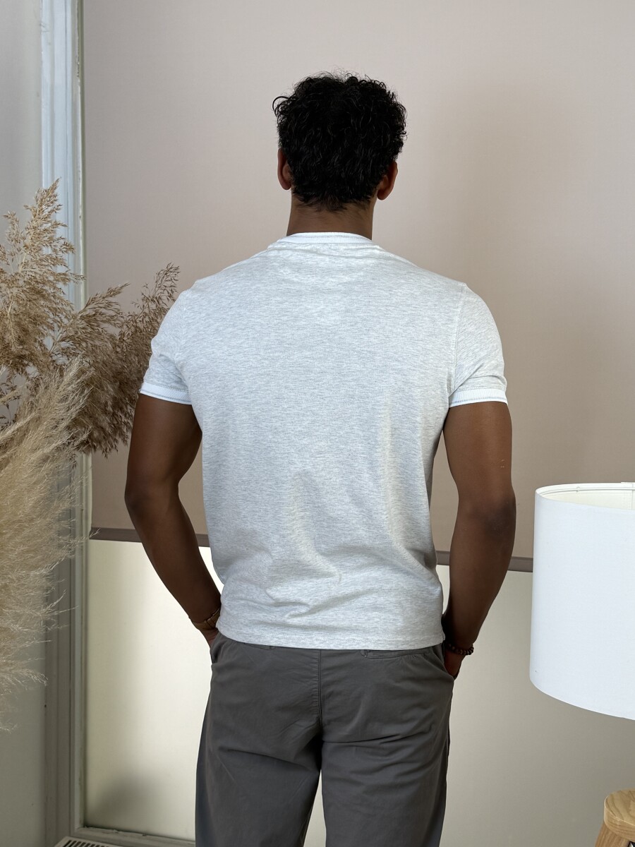 Kereknyakú zsebes póló - szürke - Kép 9