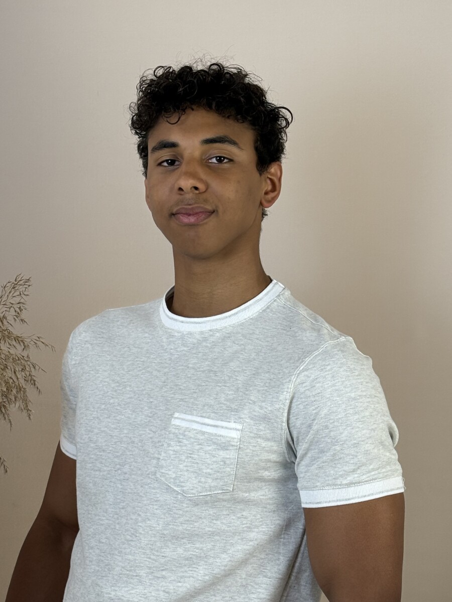 Kereknyakú zsebes póló - szürke - Kép 6