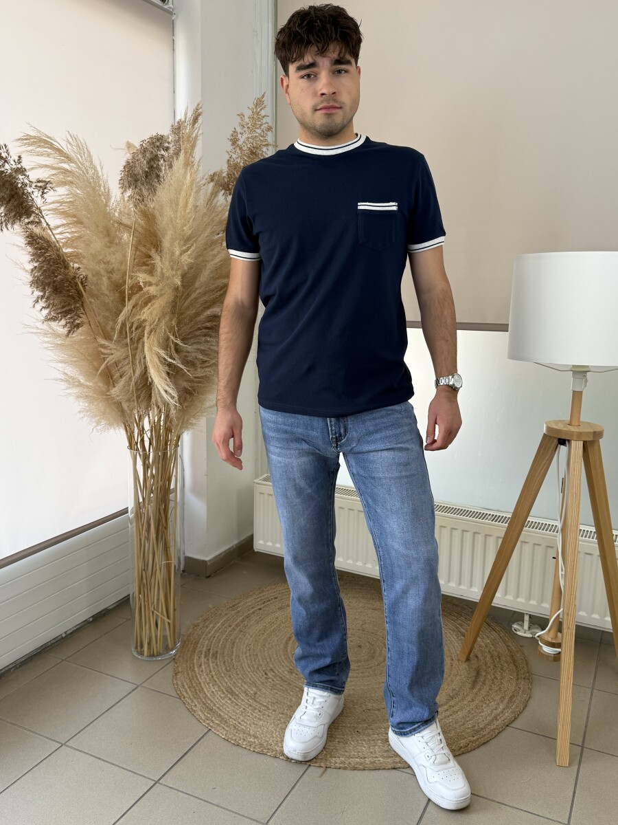 Kereknyakú zsebes póló - sötétkék - Kép 4