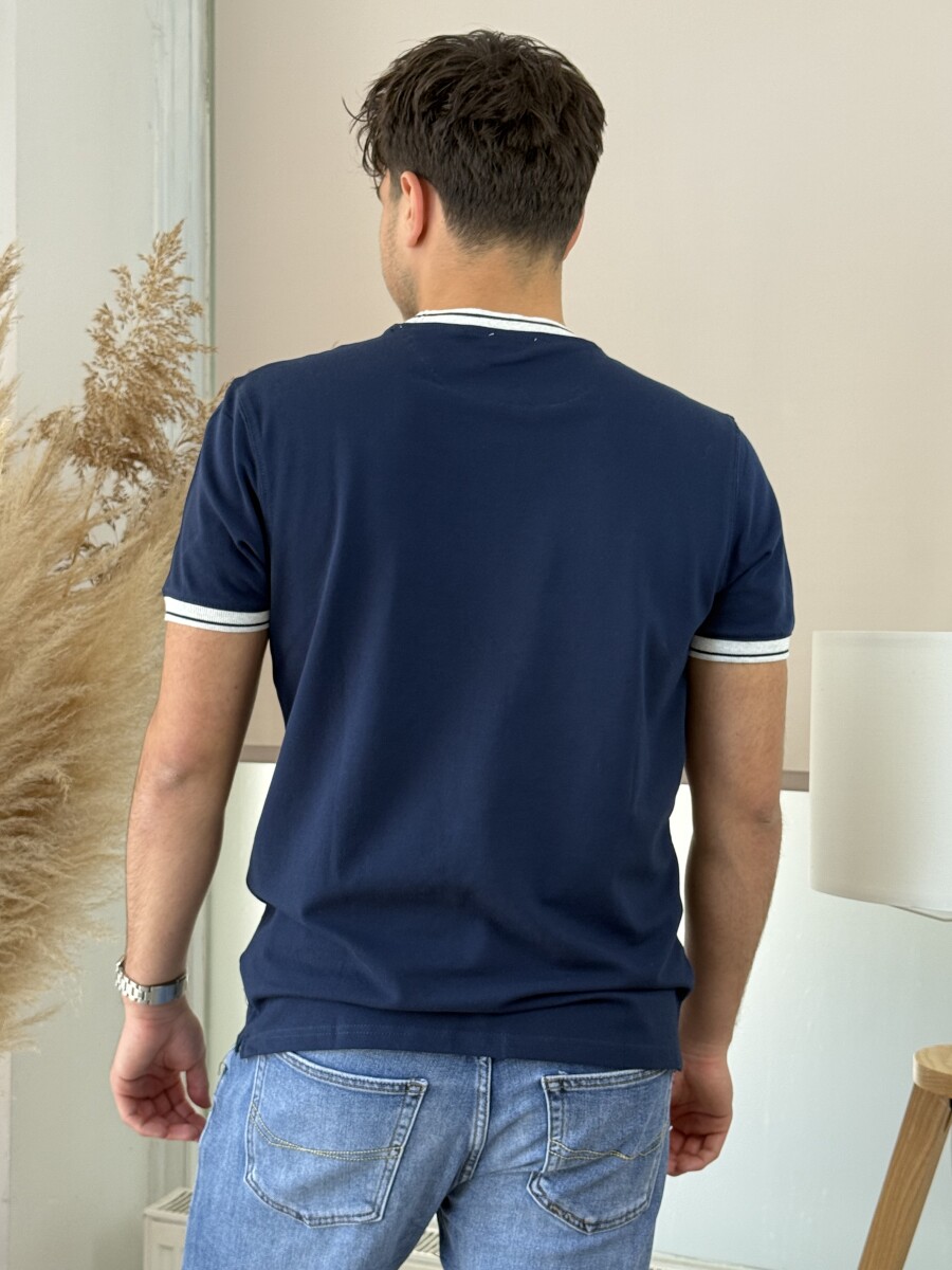 Kereknyakú zsebes póló - sötétkék - Kép 11